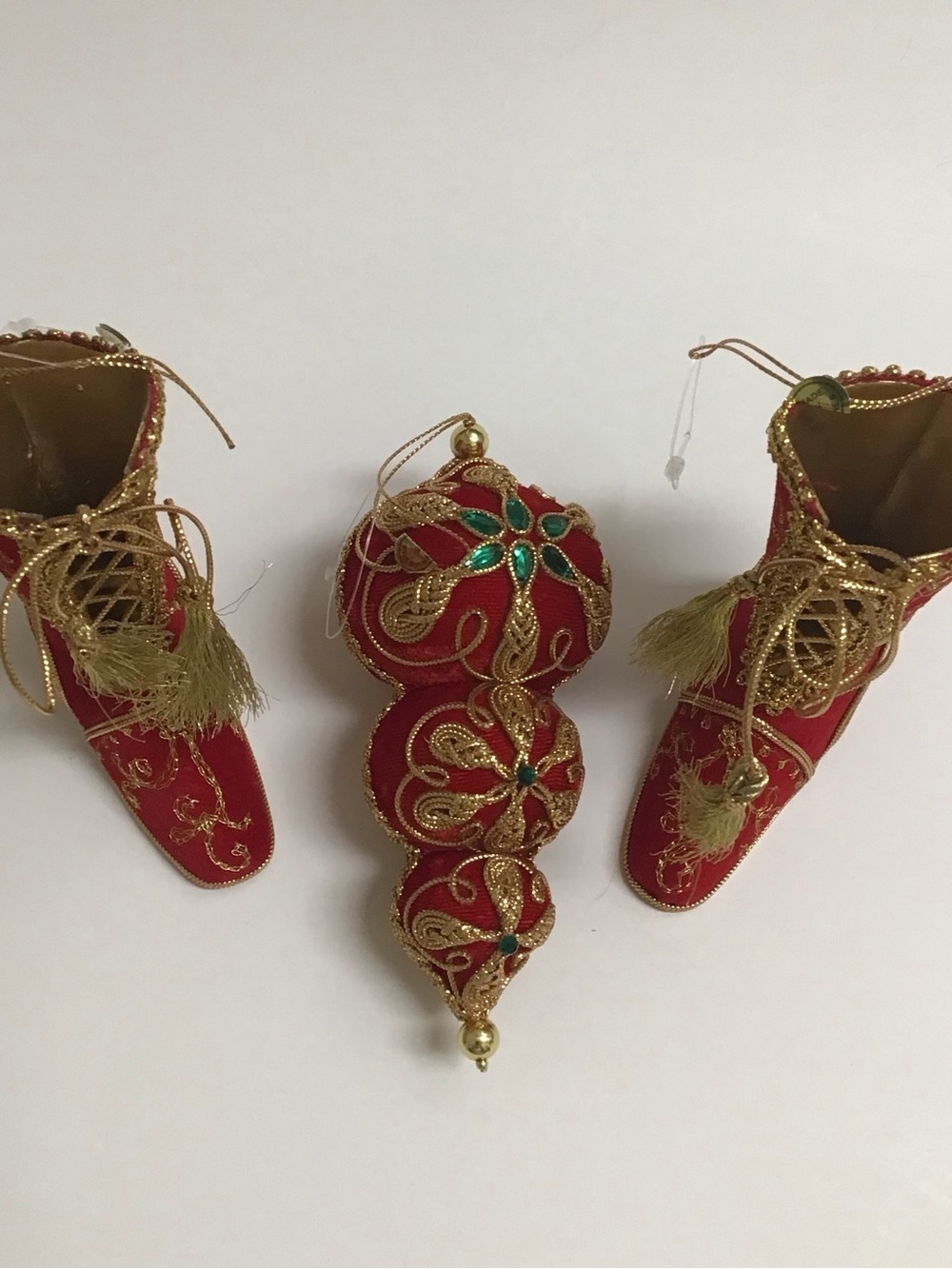 Victorian Look Christmas Tree Ornaments SET OF 3 Red Velvet Gold Trim Boots NEW - Picture 16 of 16